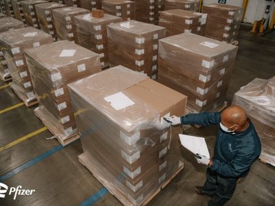 FDA autoriza que niños de 5 a 11 años reciban vacuna de refuerzo Pfizer de covid-19