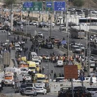 Palestinos disparan y matan a 6 personas en una parada de autobús en Jerusalén