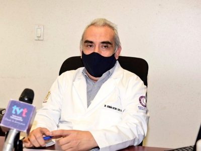 Cesan al director del Hospital de la Mujer en Tabasco por anticipar su vacunación