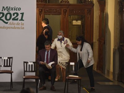 Sheffield se despide de las mañaneras y del gobierno
