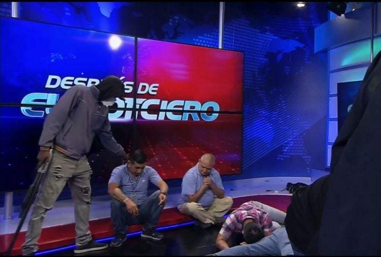 Toma de televisora en Ecuador