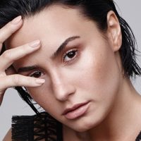 ¡MUY GRACIOSO! Demi Lovato se distrajo y mostró a su novio sin querer... ¡Mirá quién es el famoso!