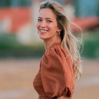 Con toda la onda: Luisana Lopilato estrenó el blazer infaltable para tu placar en este otoño