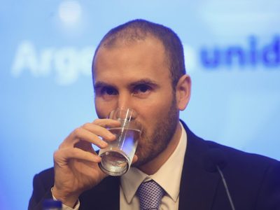 Martín Guzmán: "Queremos que YPF vuelva a ser protagonista y referente para la industria argentina"