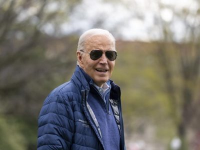 Biden quiere ganar votos provocando algunas risas a expensas de Trump