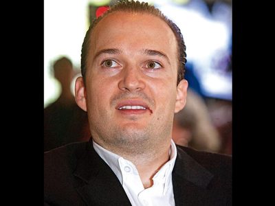 A pesar de ser imputado, cheque en blanco a Todorov