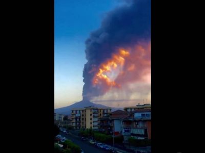 El volcán Etna entra de nuevo en erupción (Videos)