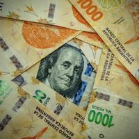 El dólar oficial cerró mayo en alza