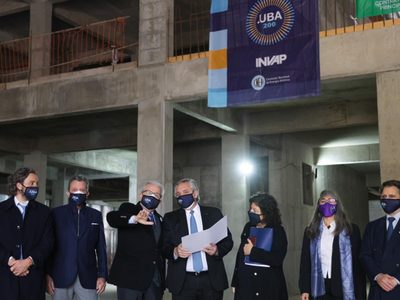 Fernández visitó una obra de energía atómica orientada al tratamiento de cáncer