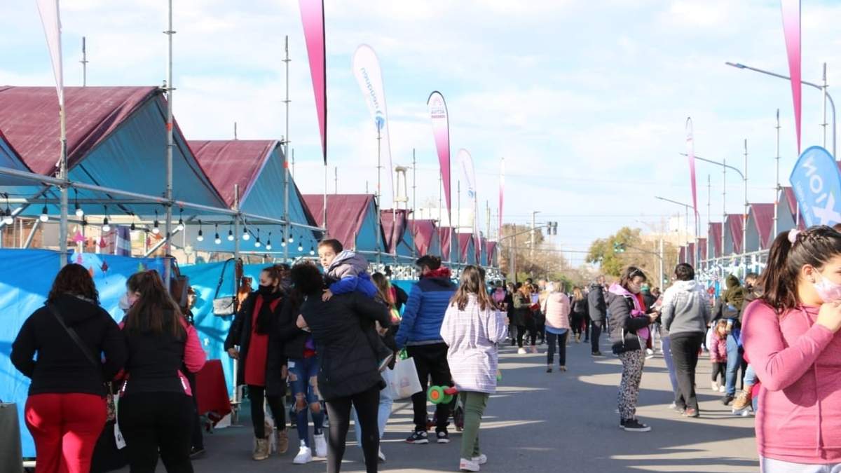La feria cerrará el domingo con shows en el Paseo de la Costa. Fuente: (Twitter)