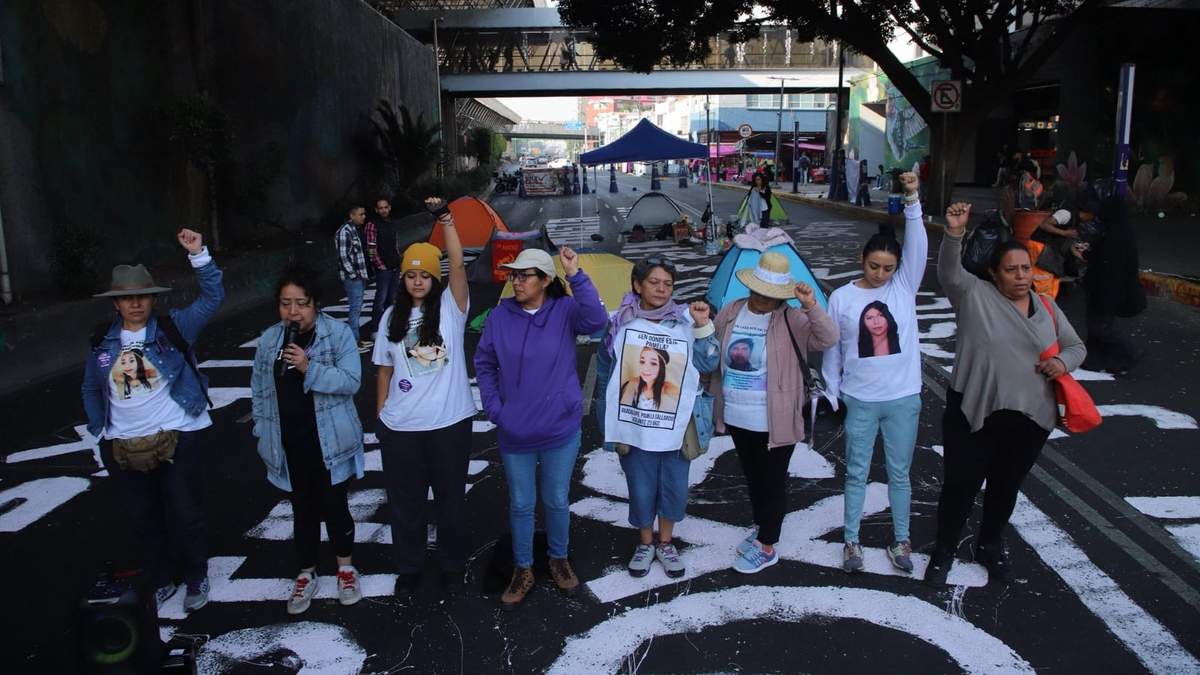 Familias buscadoras bloquean Tlalpan, en la CDMX