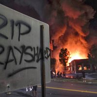 La autopsia confirmó que la muerte de Rayshard Brooks fue un crimen