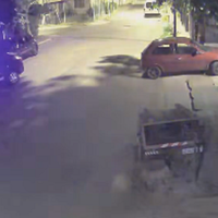 Inseguridad en el barrio Fuchs: las cámaras de un vecino captaron la persecución