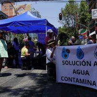 Vecinos de Benito Juárez bloquean Insurgentes y Xola en protesta por agua contaminada (Video)