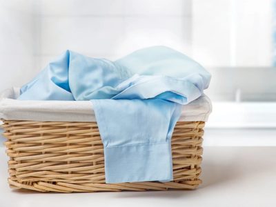 El truco definitivo de las abuelas para eliminar las manchas de percudido en apenas unos minutos
