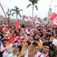 Peruanos festejan en Lima regreso al Mundial después de 36 años