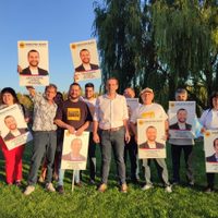 Periodista y candidato de Centenario acompañó a Cervi y Taylor en el cierre de campaña