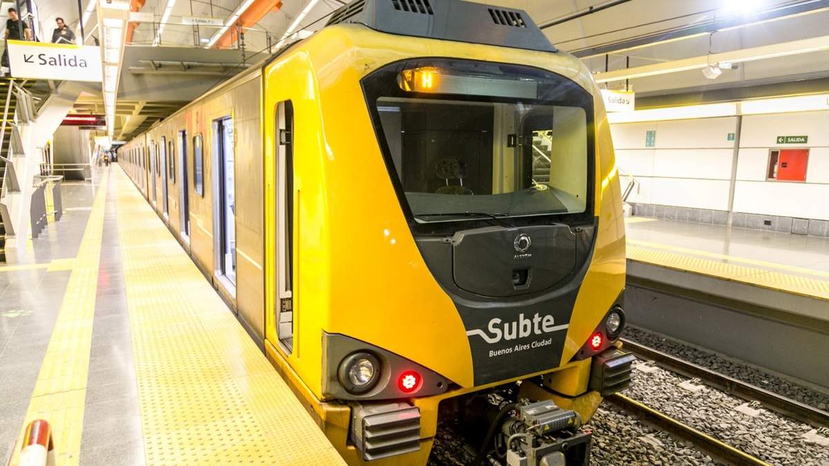 Los trabajadores del subte se unen a la marcha universitaria. Fuente: (X)