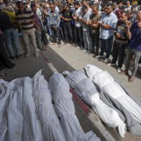 Ataque aéreo israelí deja 27 muertos en la zona central de Gaza