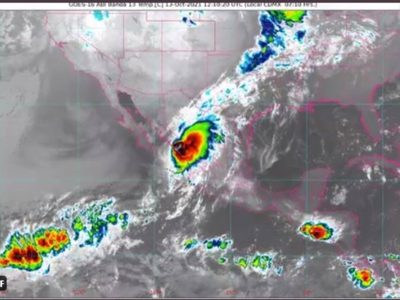 “Pamela” toca tierra como huracán categoría 1 en las costas de Sinaloa
