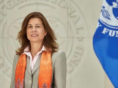 FMI: la directora estratégica advirtió que la inflación en Argentina “está paralizando la economía”