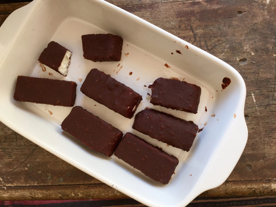Barritas de coco y chocolate: con solo 3 ingredientes y súper deliciosas, para preparar en casa y no gastar en el kiosco