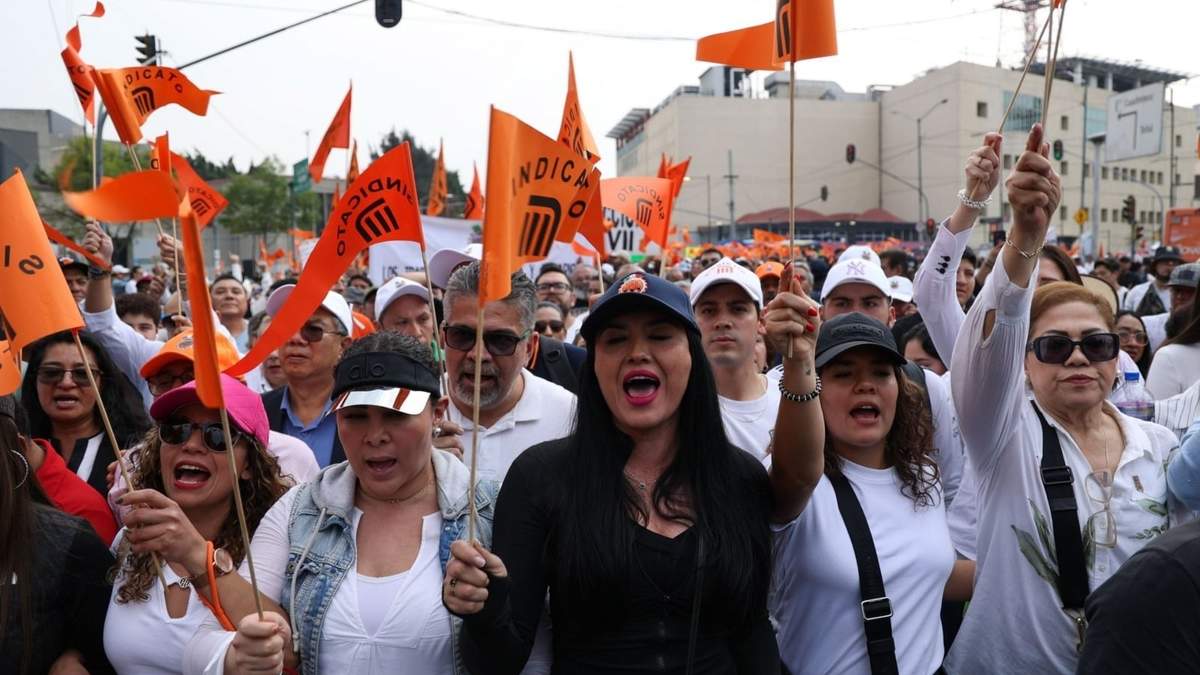La protesta de integrantes del Sistema de Transporte Colectivo (STC) Metro