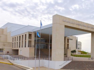Lucha contra el bullying: Neuquén debate sanciones para padres de estudiantes agresores