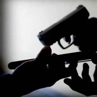 Inseguridad en Hurlingham: le dispararon a un gendarme para robarle y una camioneta los atropelló