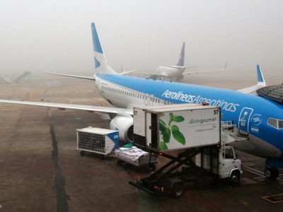Por la tormenta, hay vuelos cancelados y demorados en Aeroparque y Ezeiza