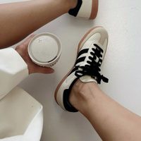 Zapatillas, el calzado más noble: cómo aprovecharlas en cualquier look y momento del día durante esta temporada