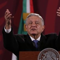 Si Pedro Castillo está de acuerdo, México le dará asilo político a él y a su familia: AMLO