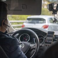 Ante incremento de tarifas de Uber y DiDi, Sheinbaum instruye a la Semovi revisar regulación