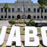 Baja California: aspirantes de la UABC hacen trampa en examen de ingreso en línea