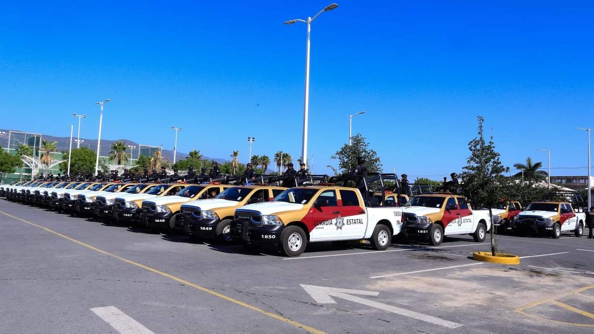 Entrega Gobernador cien patrullas más a la Guardia Estatal