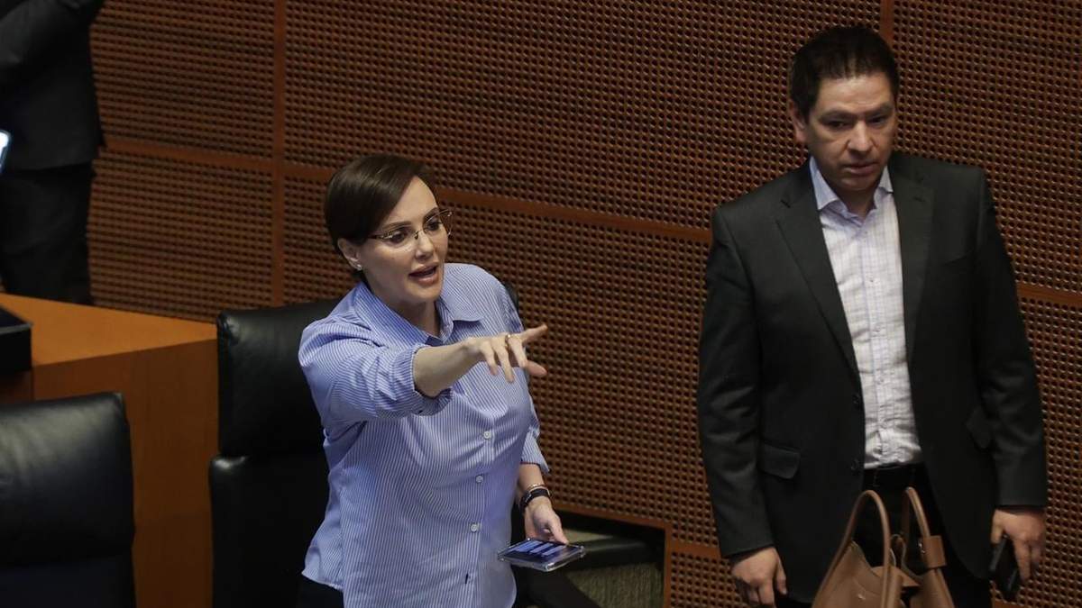 Lilly Téllez en la sesión del Senado