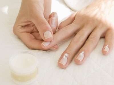 Cómo fortalecer tus uñas quebradizas o escamadas con los secretos de las expertas en manicura