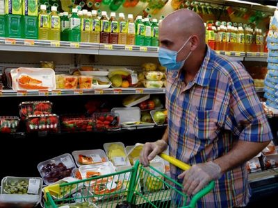 Zapala: extreman medidas de control en supermercados para evitar más contagios