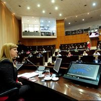La Legislatura aprobó la ley que elimina las jubilaciones de privilegio en Neuquén