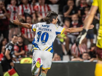 Rosario Central ganó en Córdoba, con polémica, y le sacó 3 puntos a Riestra