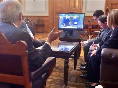 Zuckerberg y AMLO: ¿amigo, socio o negocio?
