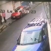 Captan el asesinato de un director de secundaria en Córdoba, Veracruz (Video)