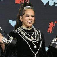 Con fama internacional: Rosalía participó de un importante proyecto con artistas de todo el mundo