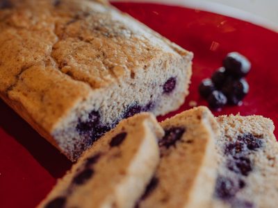Budín de arándanos con 15 cucharadas: delicioso y perfecto para preparar este finde
