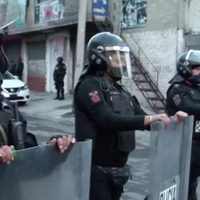 Policías de la CDMX catean ocho domicilios en la GAM; detienen a 17 presuntos narcomenudistas