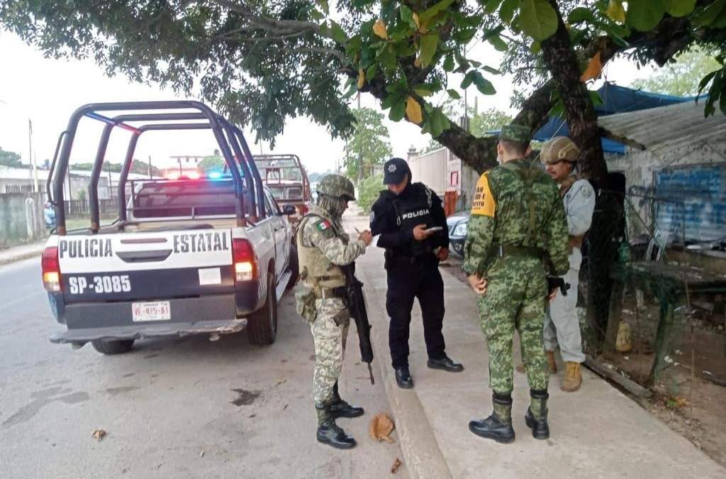 Policías acuden a la colonia Manuel Ramírez, municipio de Nanchital, Veracruz, por fuga de amoniaco