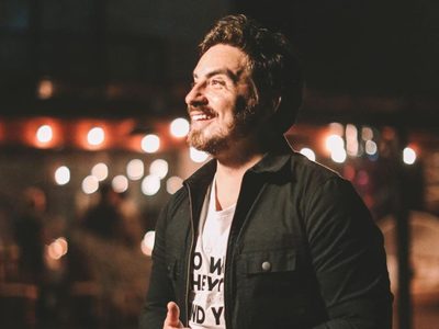 Desde el exterior, Fede Bal se animó a una gran transformación de imagen