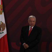 Los comisionados del INAI “no ayudan en nada”, al menos deberían bajarse el sueldo: AMLO