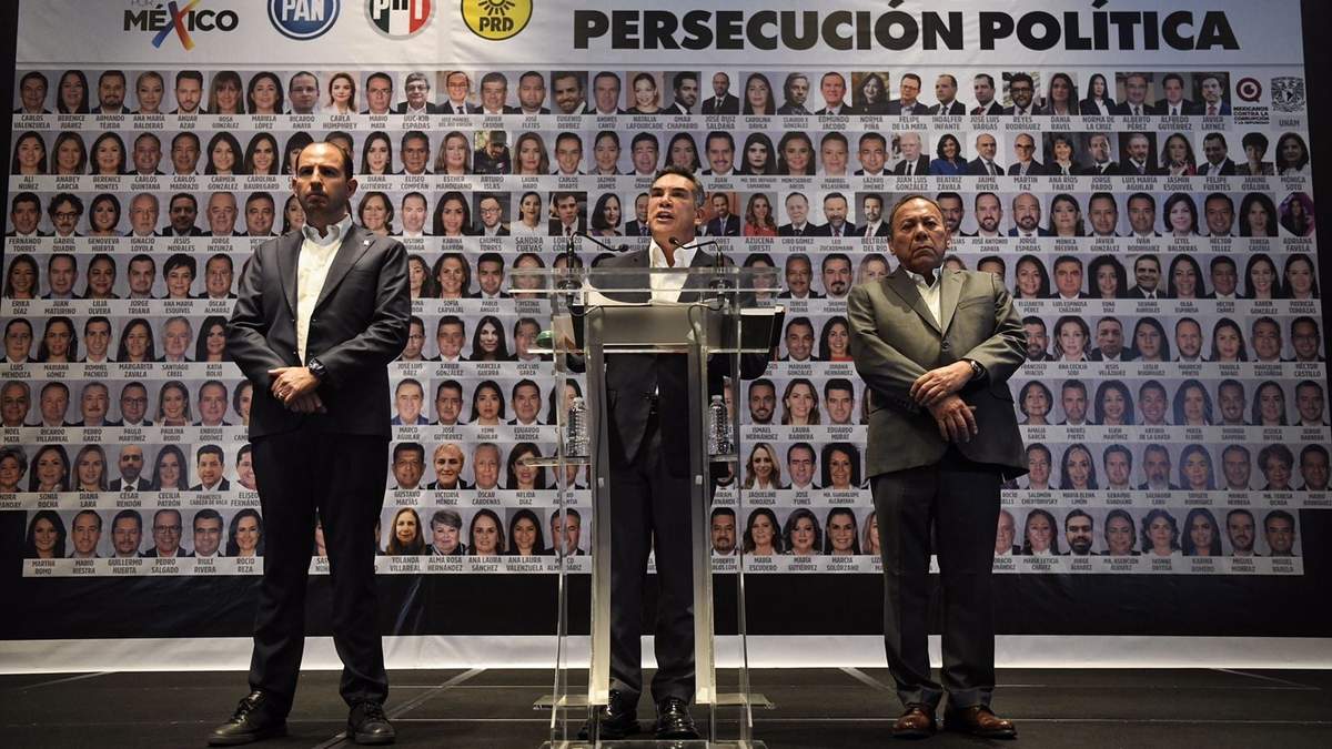 Los dirigentes del PAN, PRI y PRD