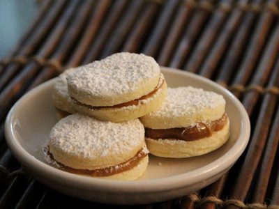 Alfajores exprés: sin gastar fortuna en el kiosco, mirá cómo preparar esta receta rendidora, rica y crujiente